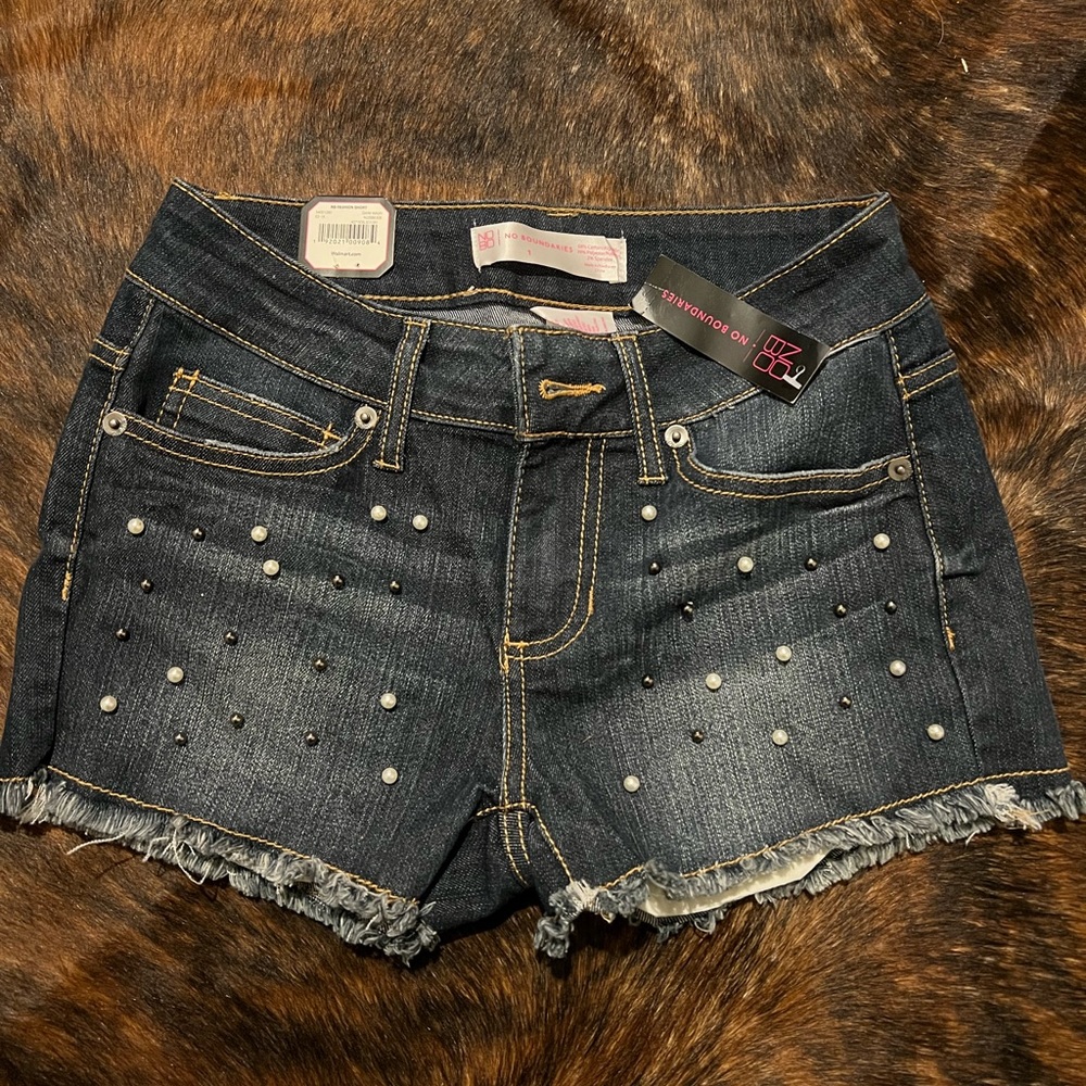 Pearl shorts